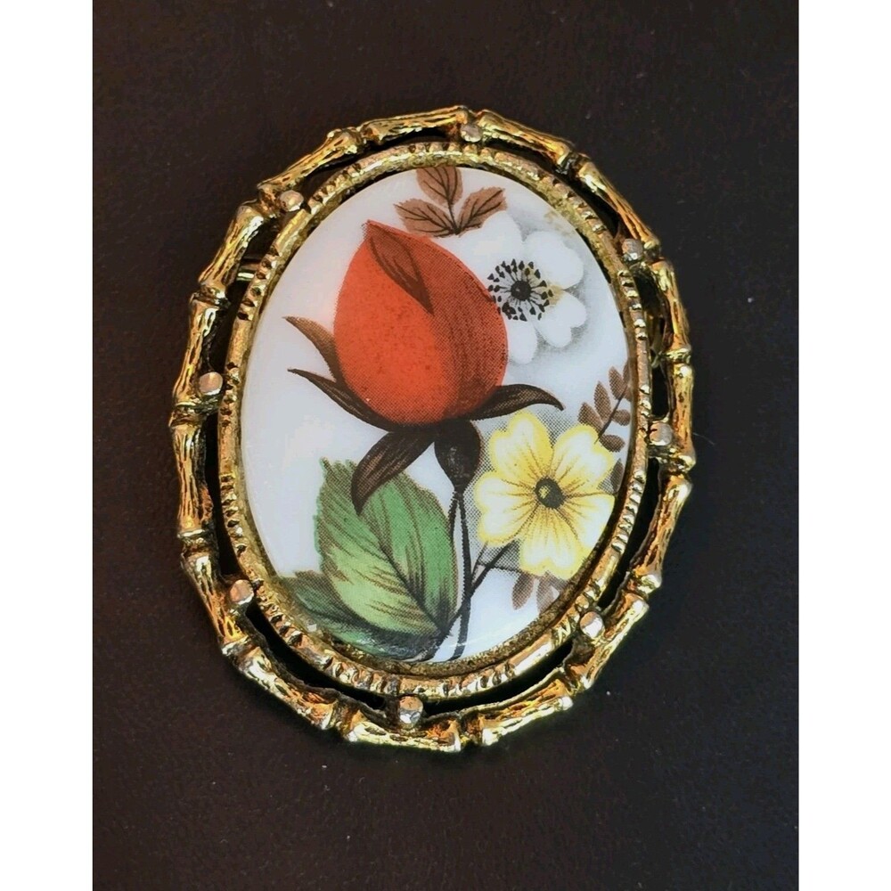 Vintage Floral Porcelain Brooch Pendant Gold Tone Oval Flower Design Dual Use